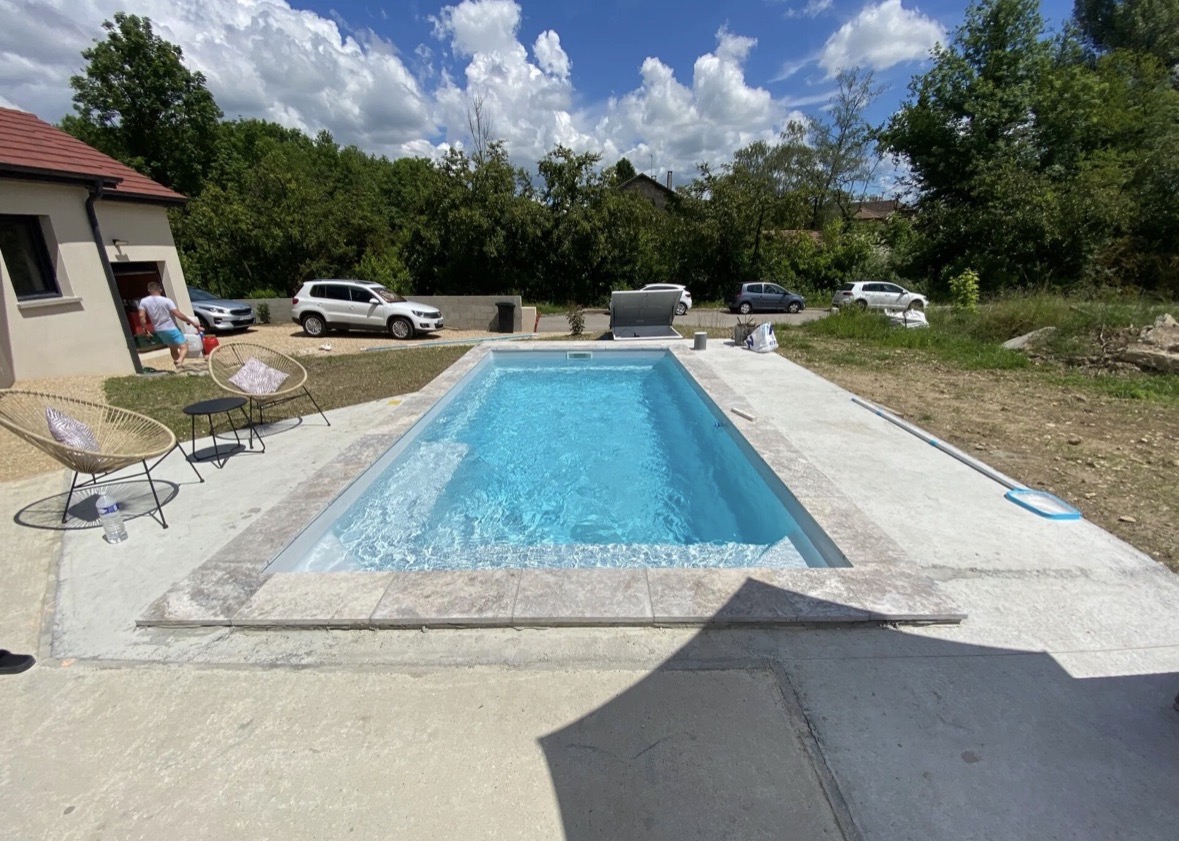 Piscine et terrasse : réalisation de maçonnerie présentée par TMS Bâtiment